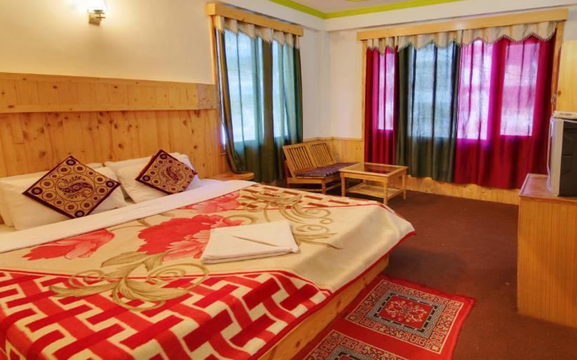 Hotel Hilltop Manāli Eksteriør bilde